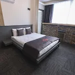 Dewy Hotel