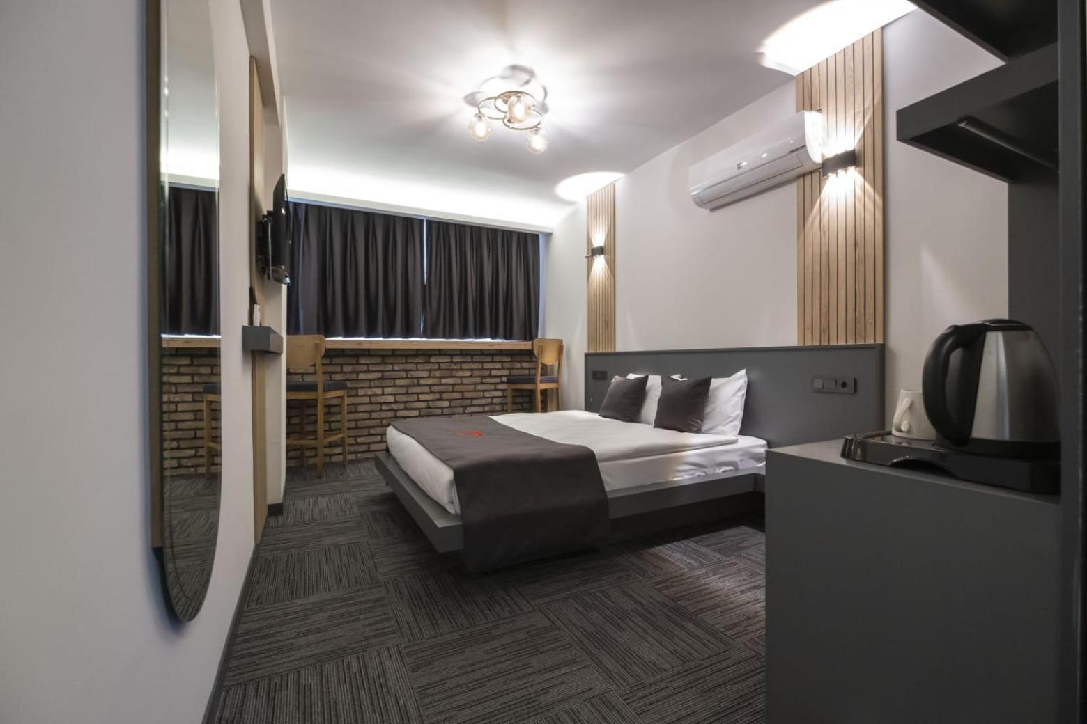Dewy Hotel