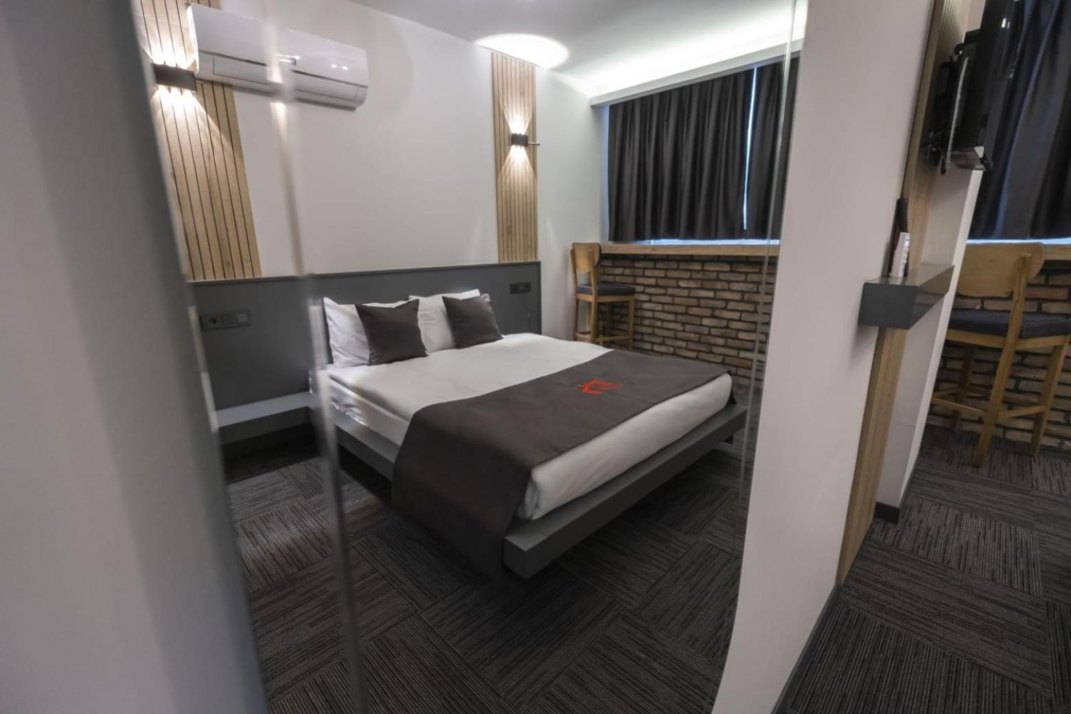 Dewy Hotel 3*
